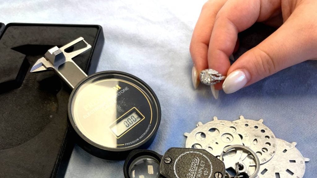 Filigree Ring near presidium mm measurement machine