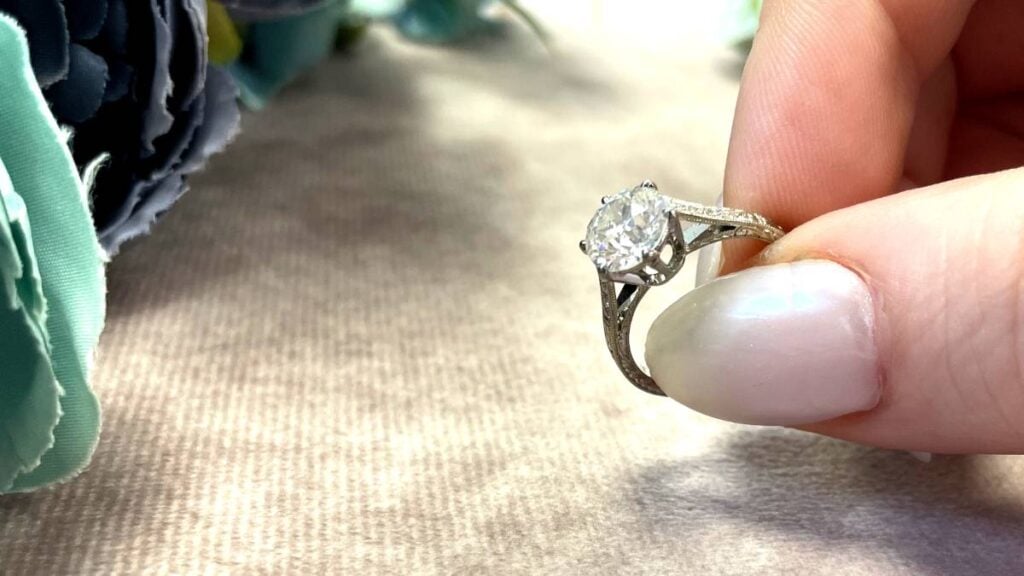 Prong Setting Diamond Ring Model Holding