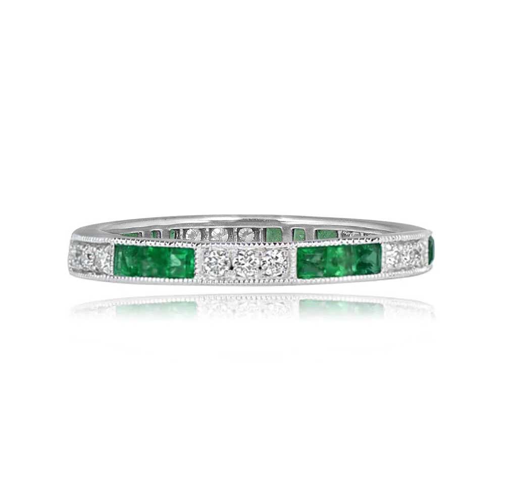 Stacked from 24 images. Method=C (S=1) alternating three emerald and three diamond platinum Eldora Band 15875