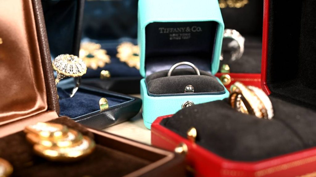 Cartier VCA Tiffany Buccellati Signed Maker Mark Jewelry Items