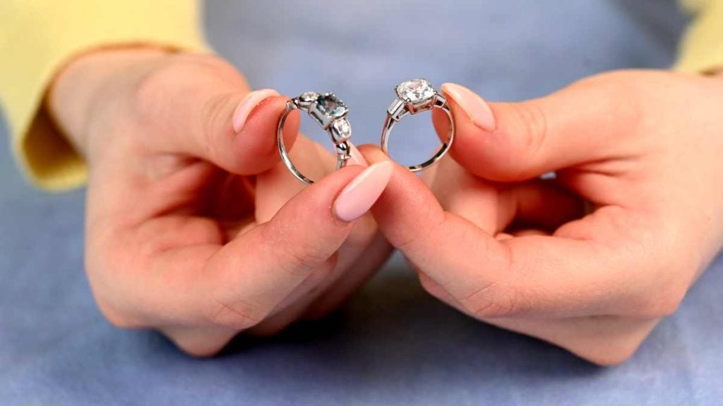 Comparing 2 rings to see what size they are