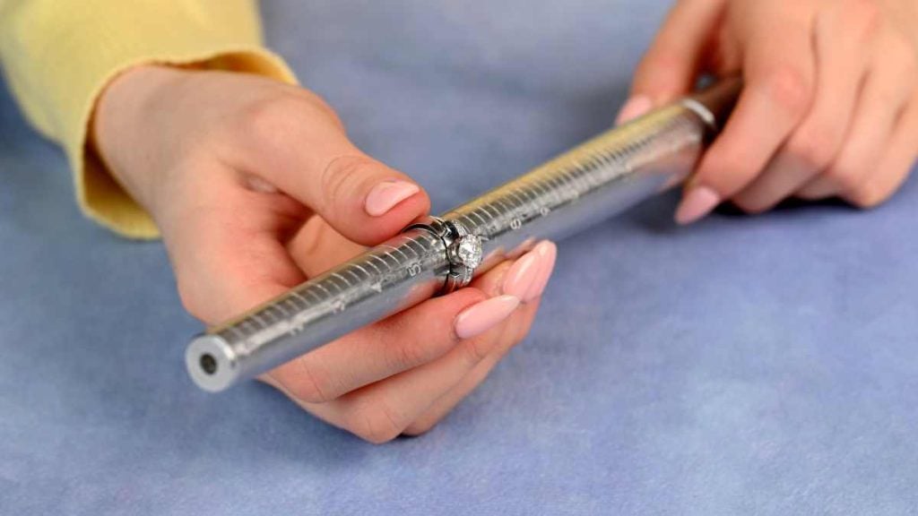 Measuring a diamond engagement ring on a mandril