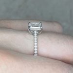Side View Emerald-Cut Diamond Center Set in Four Prongs f4 16007