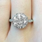 GIA certified 4.01 carat center diamond ring Front Finger View f2 Dis7830
