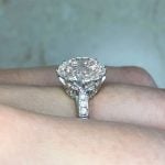 Side Finger View Prong-Set Diamond with Diamonds on Shoulders f4 Dis7830