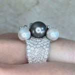 Side Finger View Van Cleef and Arpels 18k White Gold f4 HER1922