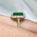 prong-set single-cut diamonds on the shoulders f4 15898