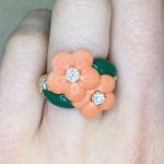 Van Cleef & Arpels ring featuring two coral flowers with diamonds f2 AL108