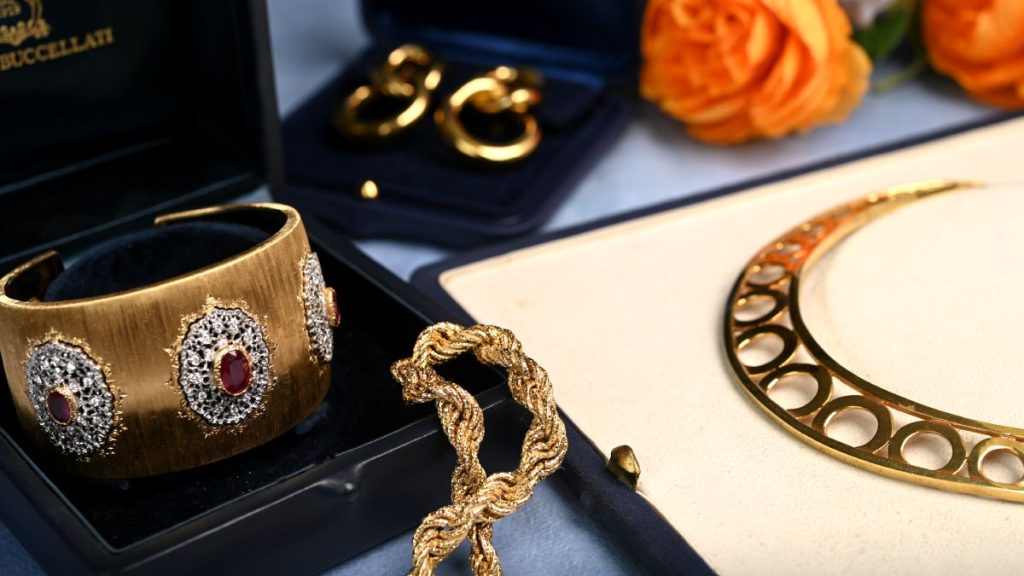 Designer Gold Jewelry from buccellati and Cippulo