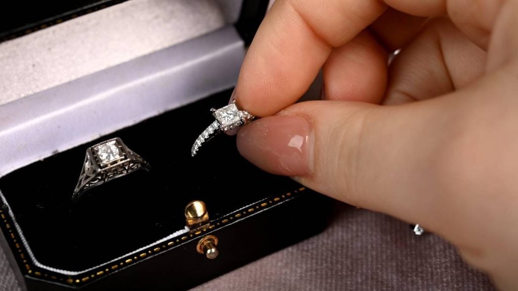 Vintage Natural Diamond Ring vs Lab Grown Diamond Ring