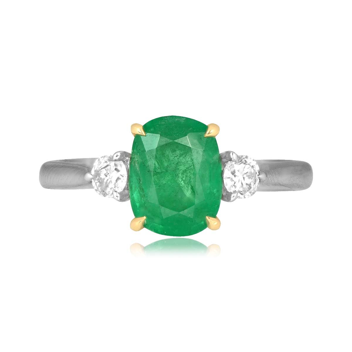 Stacked from 31 images. Method=C (S=1) center 0.98 cushion cut center emerald stone with diamond accents Cional Ring