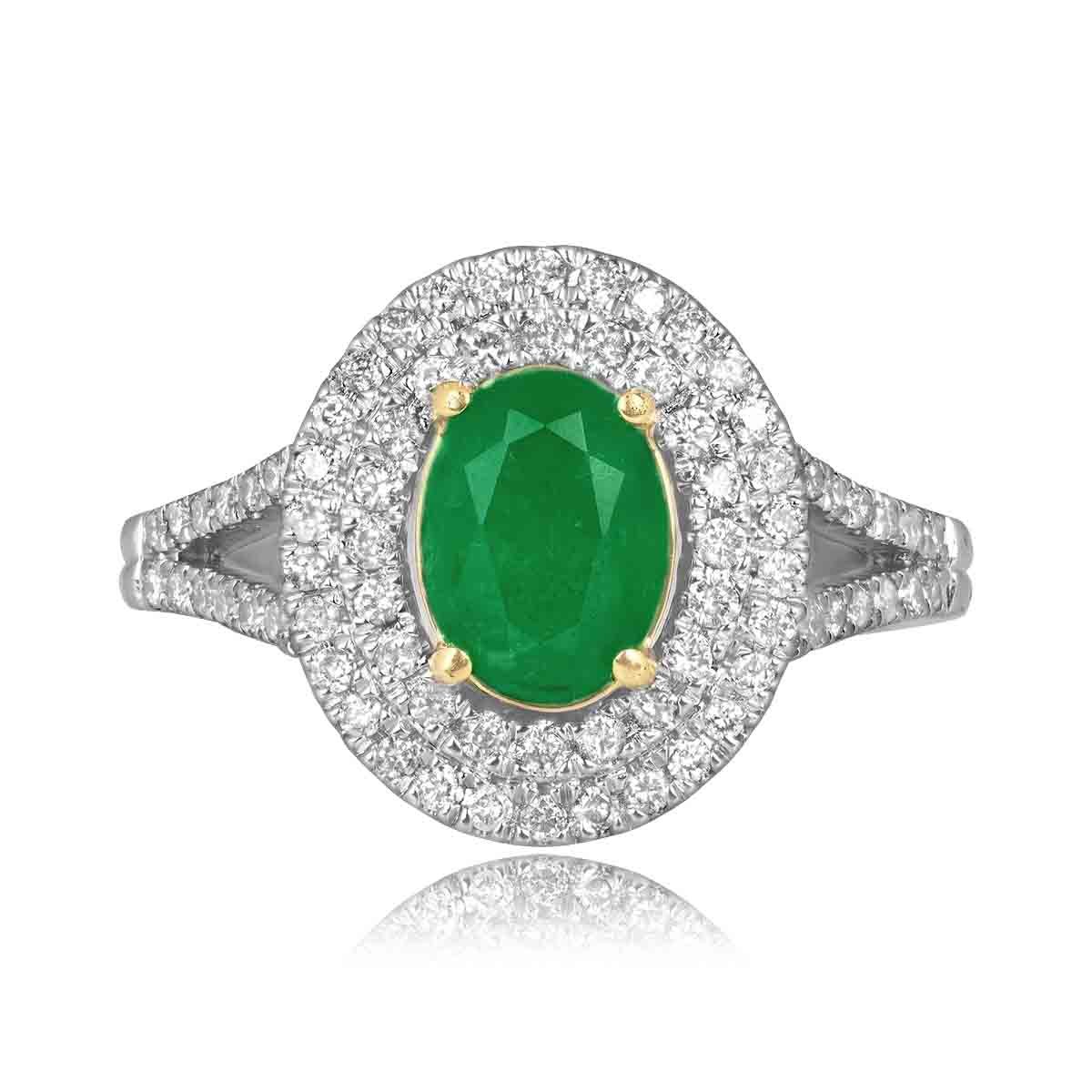 Stacked from 29 images. Method=C (S=1) center oval cute 1.00 carat emrald with double diamond halo Amantea Ring