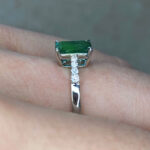 1.07ct Emerald and Diamond Platinum Mantineo Ring 16154 Hand Photo 4