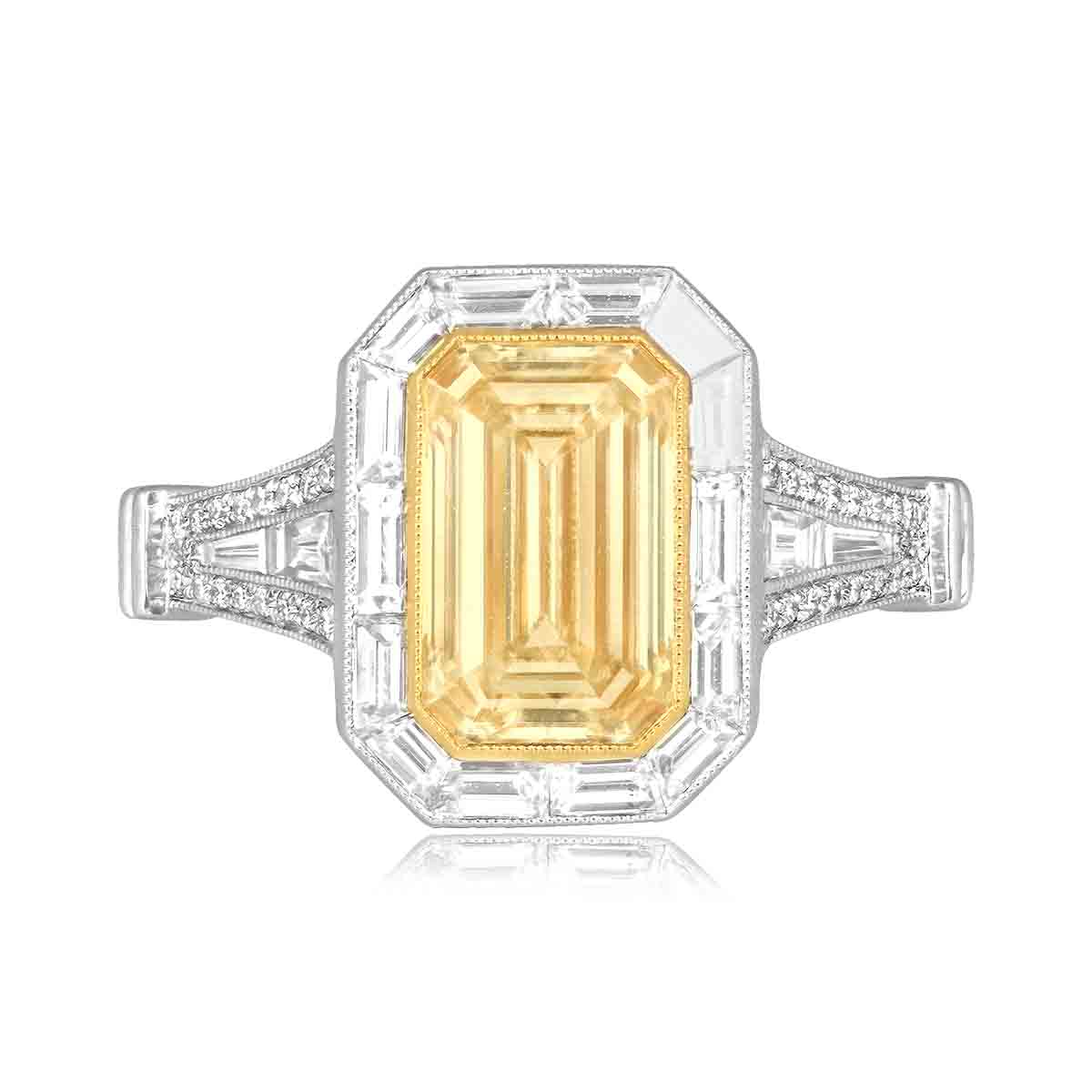 Stacked from 25 images. Method=C (S=1) 2.00 carat light yellow platinum diamond halo Parkland Ring ASS179 TV