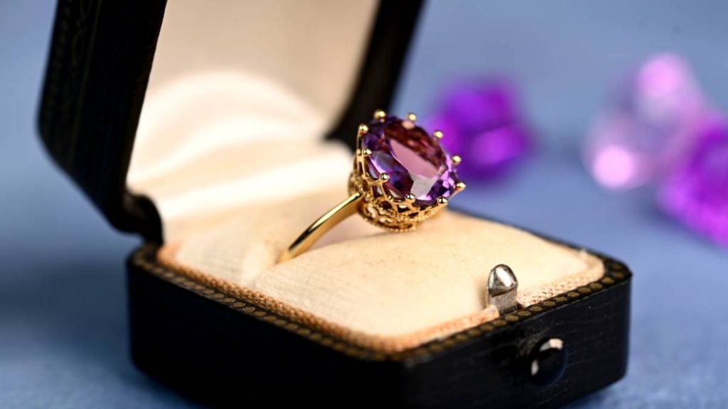 Rare antique amethyst solitaire ring in box