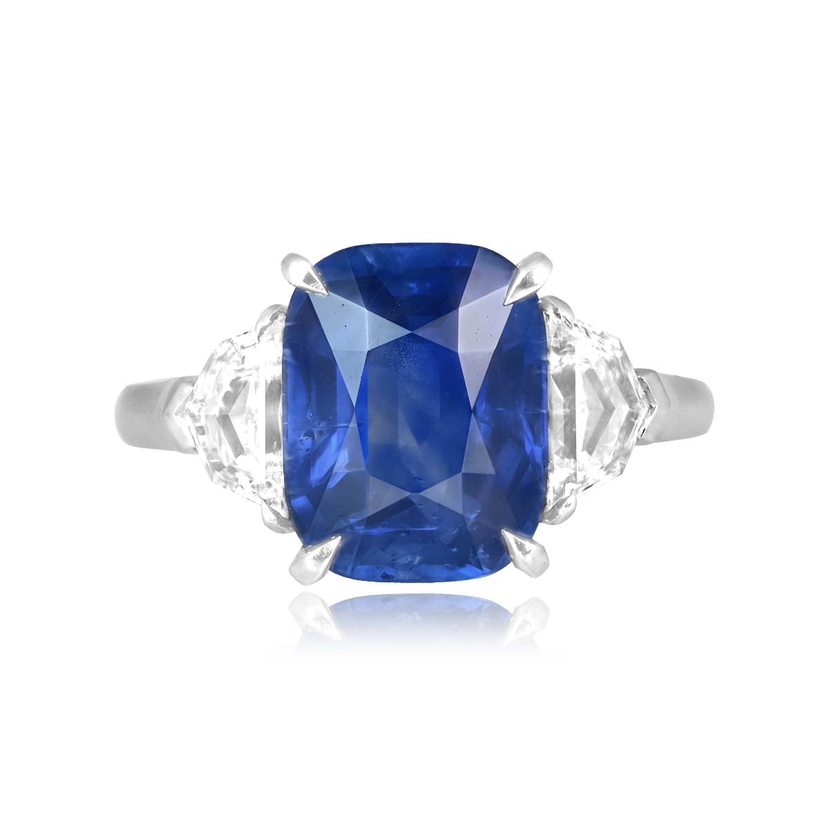 Stacked from 27 images. Method=C (S=1) 5.53 carat cushion cut Kashmir sapphire platinum Denison Ring RSD1001 TV