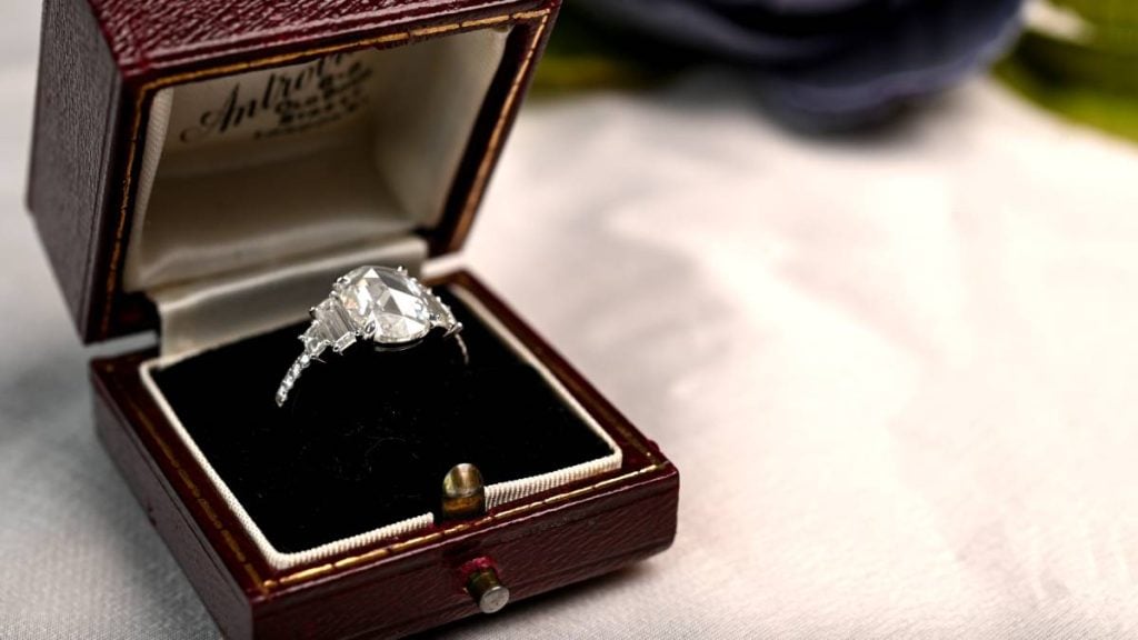 VVS Rose Cut Diamond Oval Ring in Antique Box