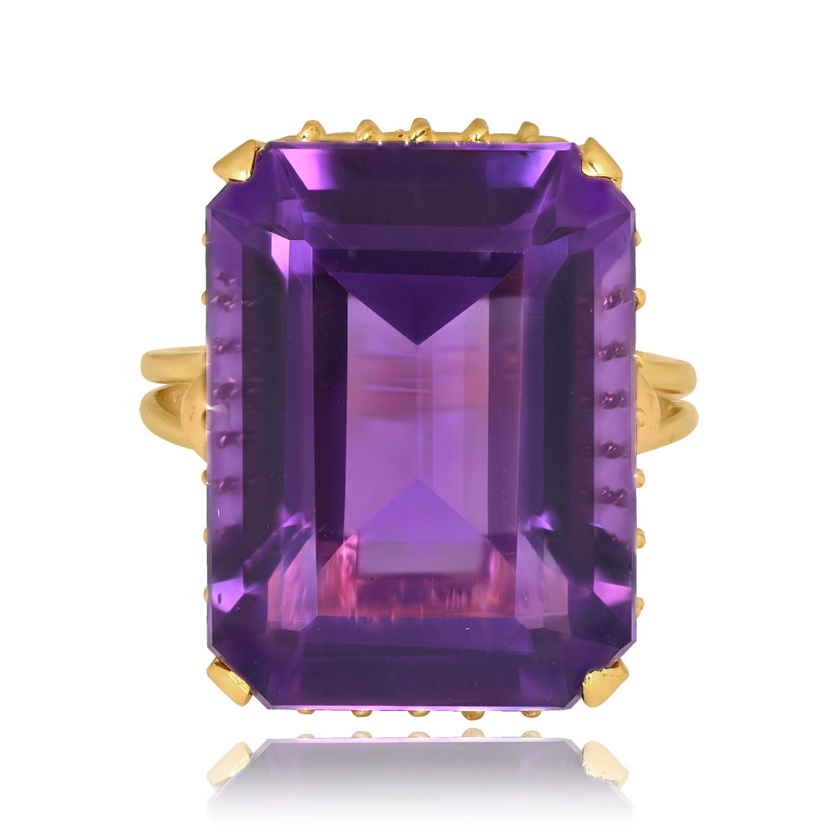 Stacked from 42 images. Method=C (S=1) vintage 18.97 carat emerald cut amethyst yellow gold Elmdale Ring 16339 TV