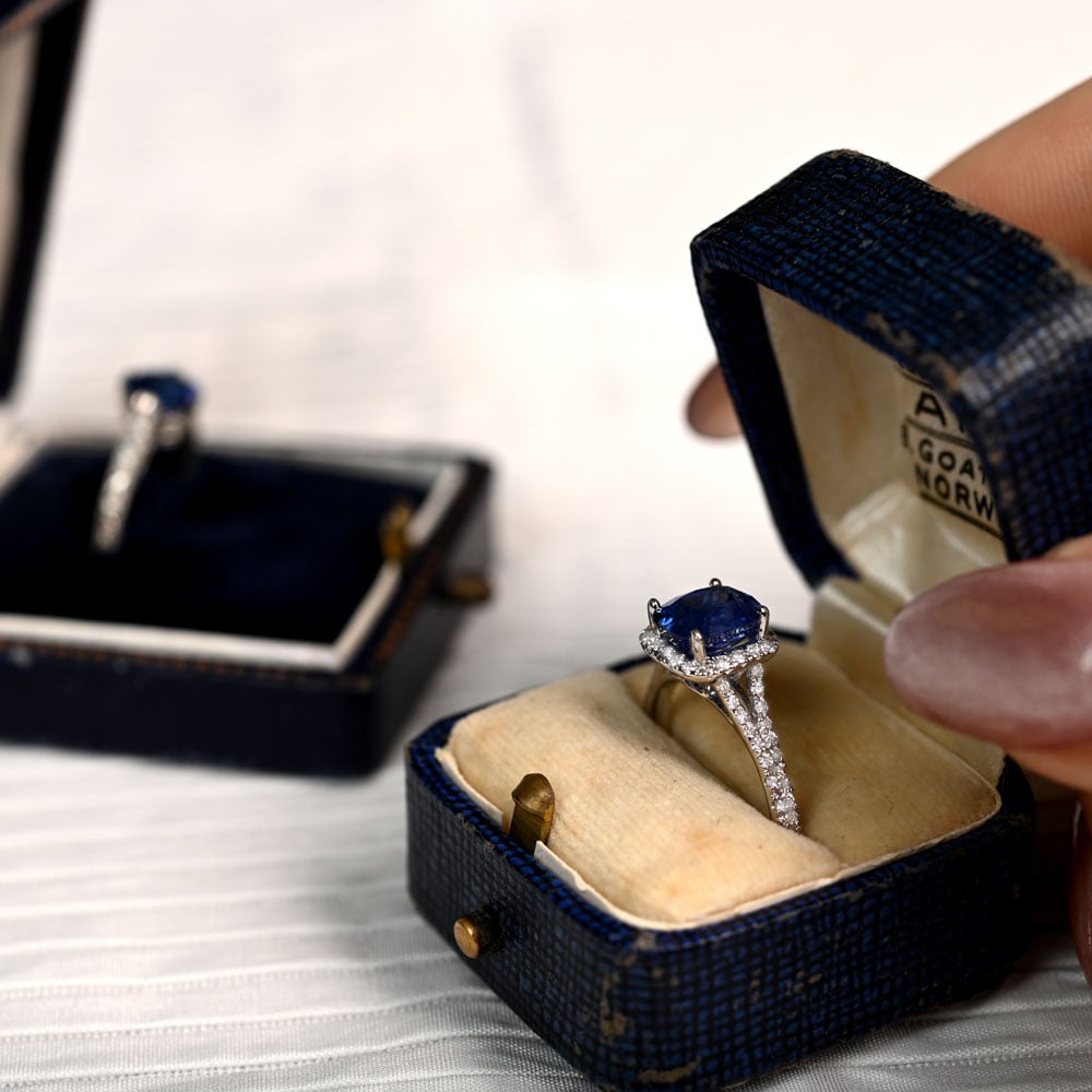 Kashmir Sapphire Ring in antique box with model hand
