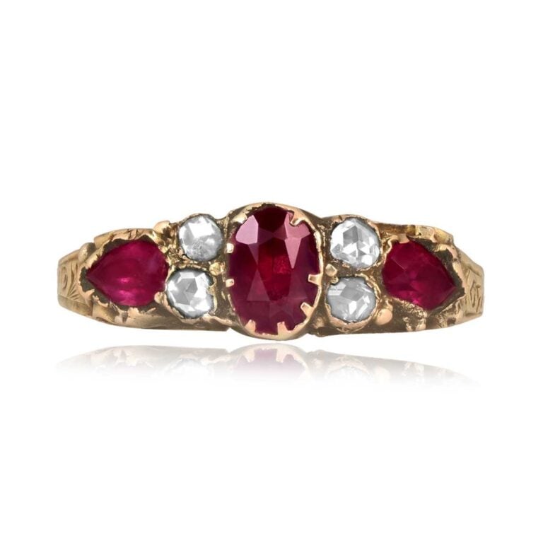 Georgian Era Garnet and Diamond Oilton Ring, Circa 1810