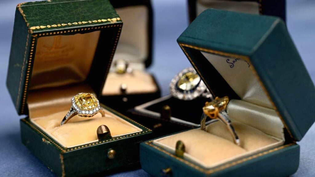 Fancy Color Diamond Rings in Antique Boxes EDJ