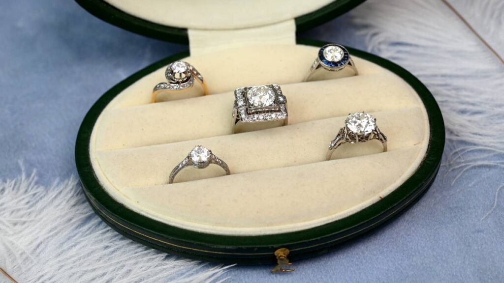 Rare vintage engagement rings in big jewelry box EDJ