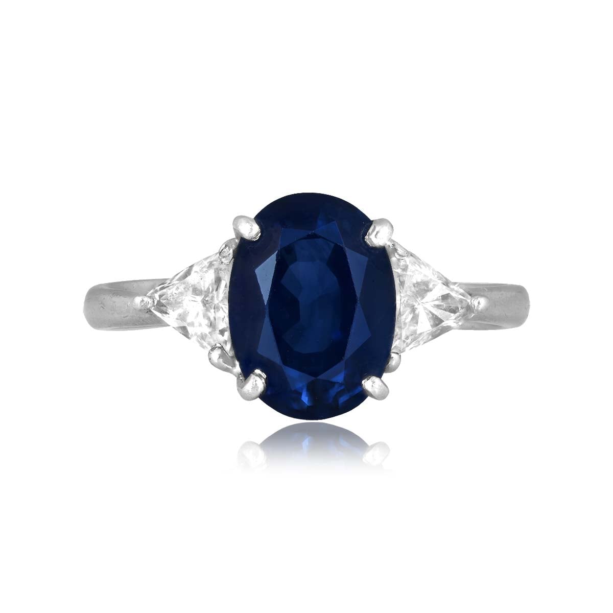 Stacked from 51 images. Method=C (S=1) oval cut sapphire and diamond three stone ring Calion Ring 16426 TV