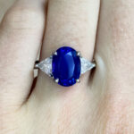 4.60ct Oval Cut Sapphire and Diamond Calion Ring 16426 Hand Photo 2