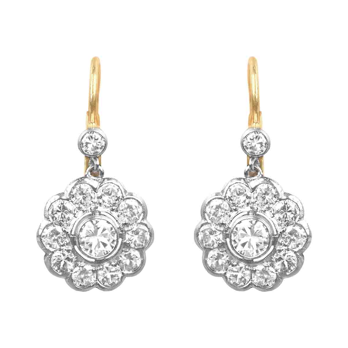 Stacked from 16 images. Method=C (S=1) Floral earrings diamond platinum on gold Prescott Earrings 16427 TV