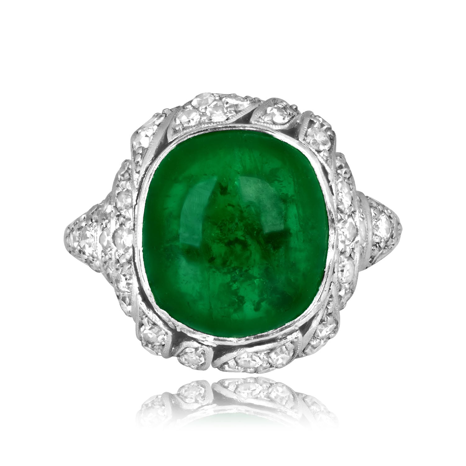 Stacked from 24 images. Method=C (S=1) Edwardian cabochon emerald Platinum Sycamore Ring 16457 TV