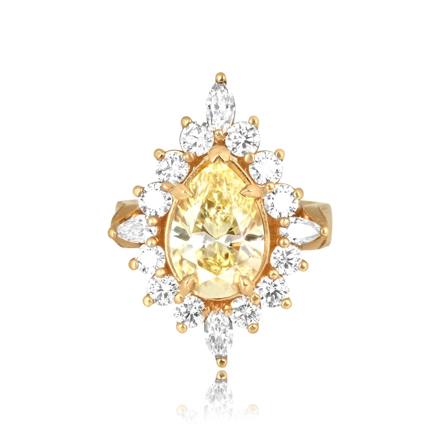 Stacked from 27 images. Method=C (S=1) 3.42 carat pear shaped fancy yellow diamond gold Ladonia Ring RJ6J1543 TV